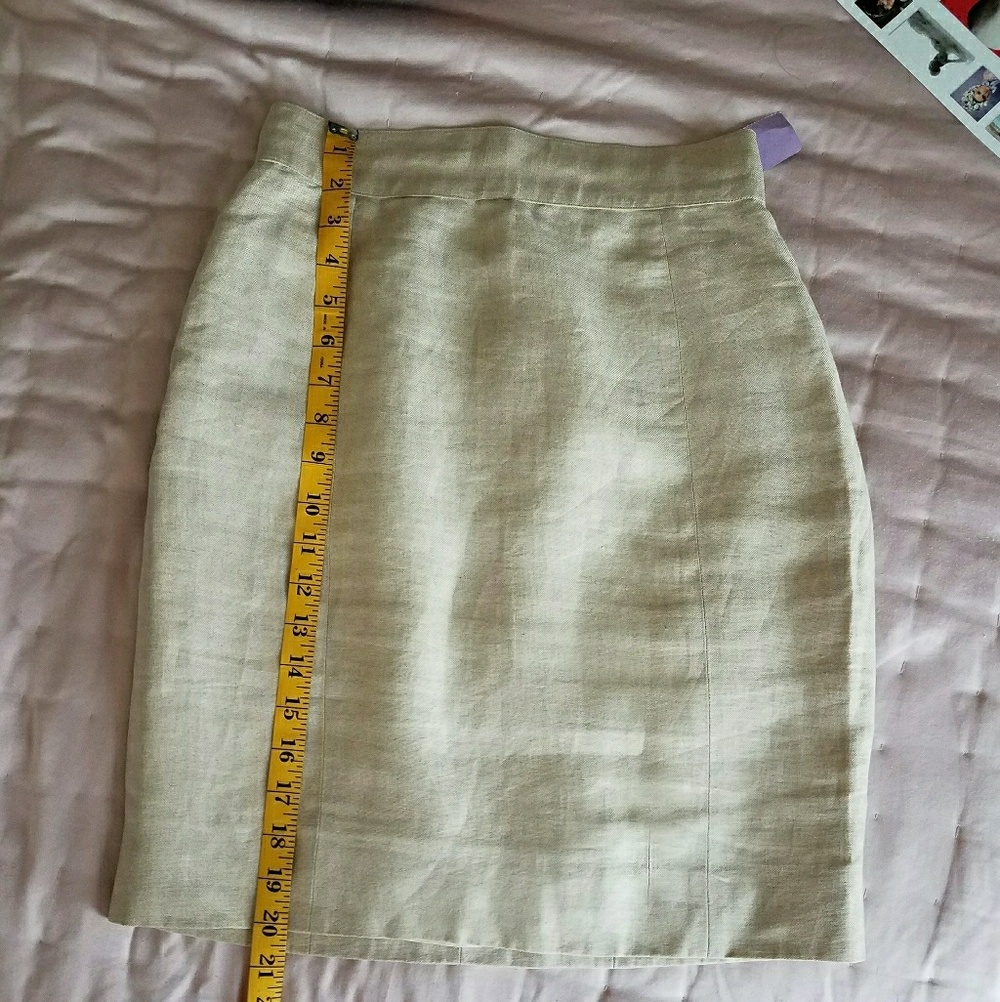 CHANEL Cream Pencil Skirt